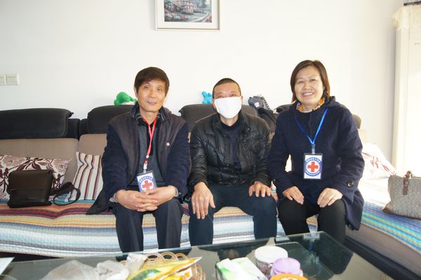 探望流水琴川红十字志愿者白丁2(修改).jpg