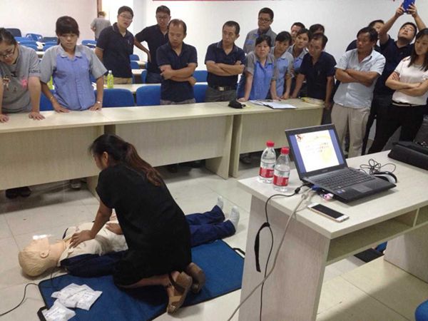 常熟市梅李镇红十字会组织开展救护培训和演练活动.jpg