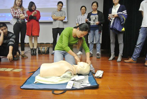 高危企业应急救护大比拼.jpg